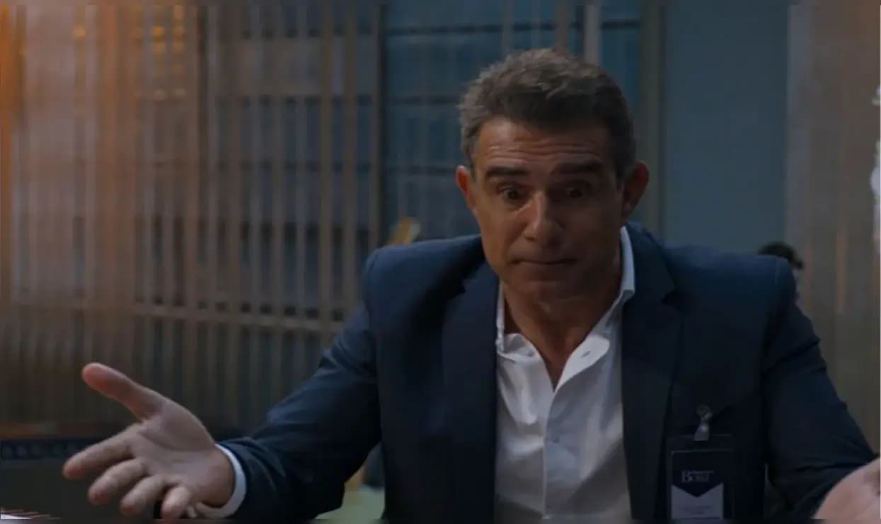 Vilão vai colocar aliado para sofrer e acabará nas mãos de chantagista.
