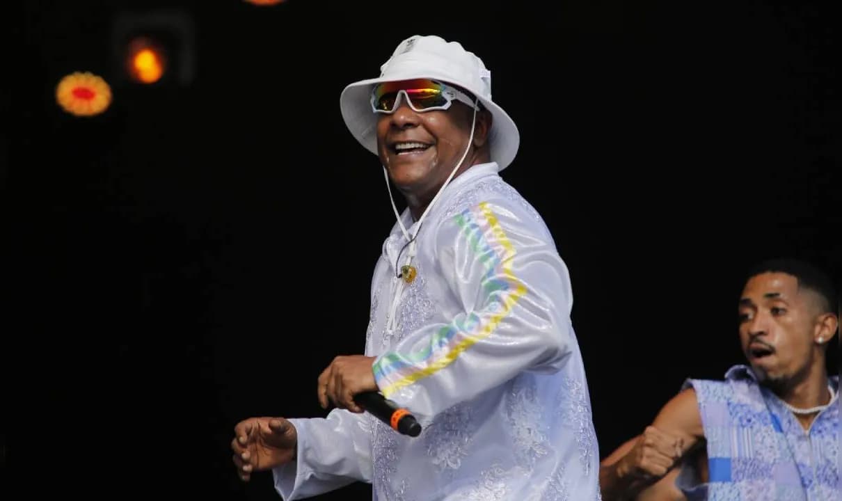 "Esse ano tem o padrinho mais lindo da Bahia que sou eu", disse ele.