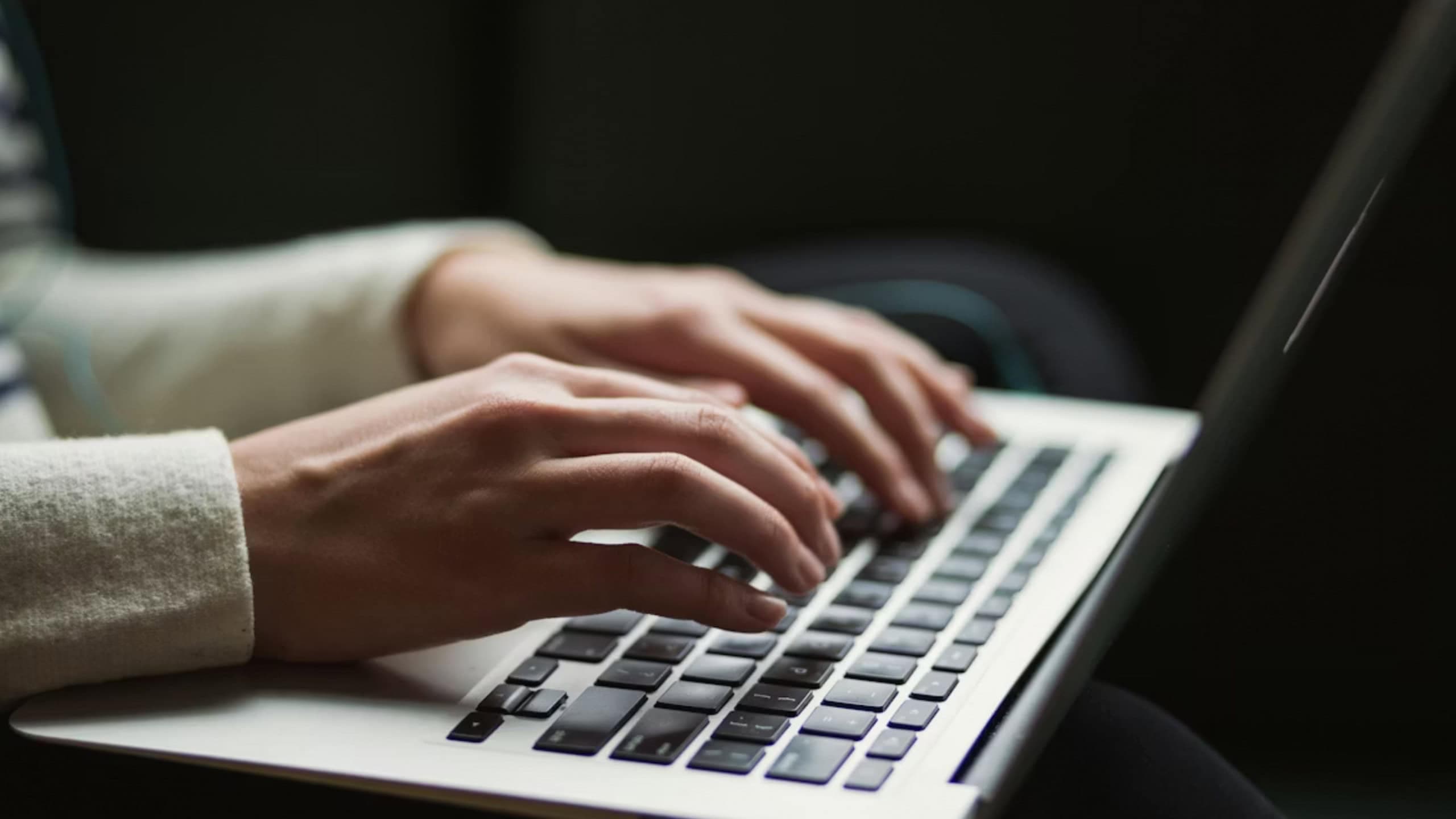 Websites que todo mundo deveria conhecer (Kaitlyn Baker/Unsplash)
