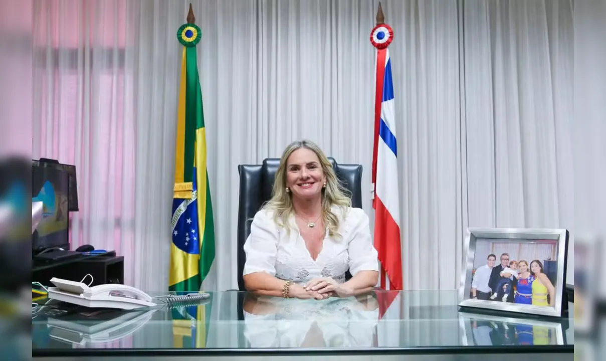 Ivana Bastos recebe alta após internação por colite na Bahia