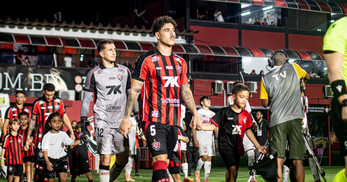 Vitória vence Internacional e sai da zona de rebaixamento