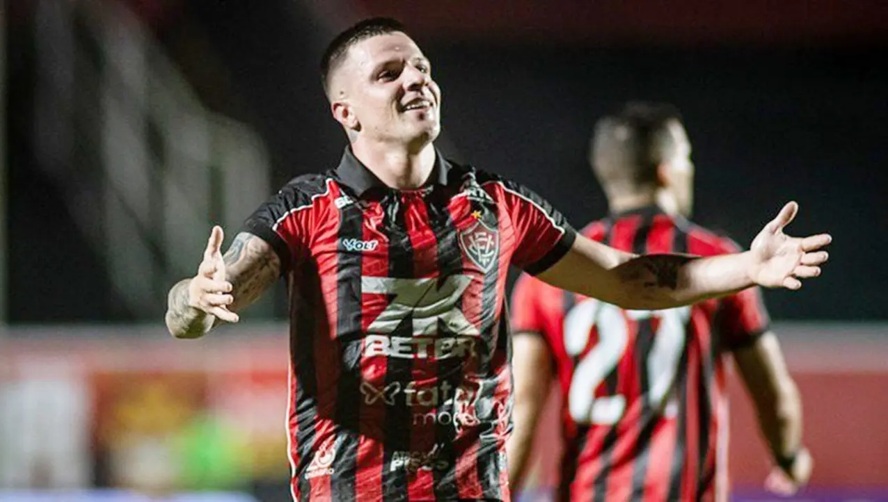 Vitória vence Bahia por 2 a 1 e acaba jejum de 11 anos no Brasileirão