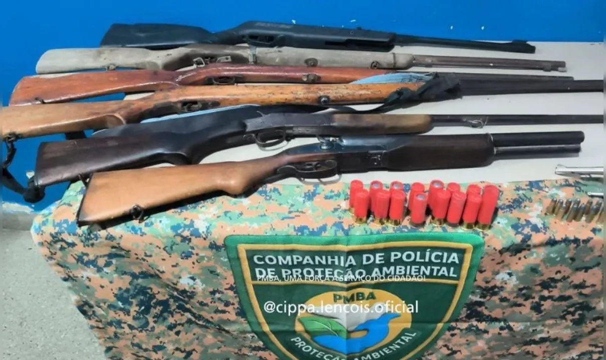Apreensão de submetralhadora e armas pela polícia na Bahia