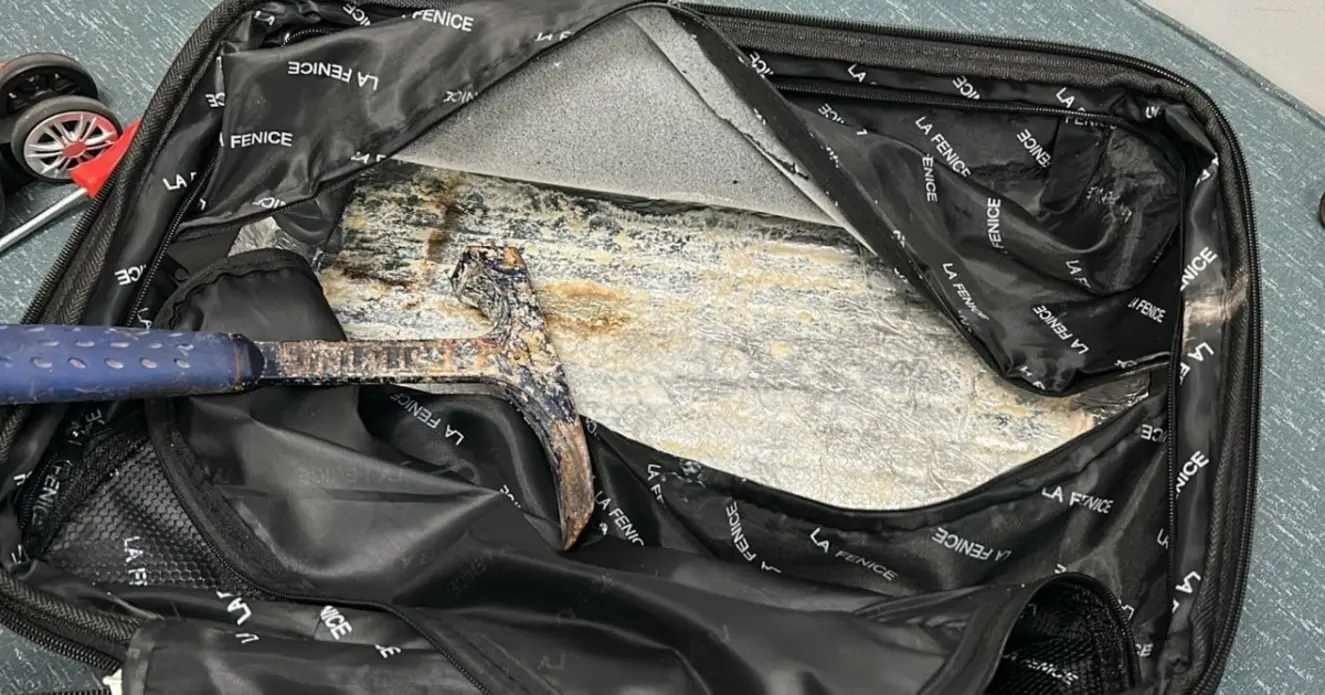 Jovem de 22 anos presa no Aeroporto de Salvador com 4,2 kg de cocaína