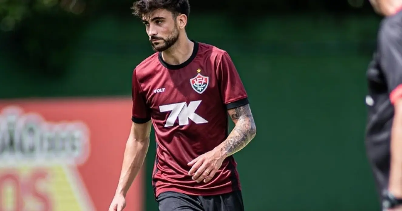 Rúben Ismael, do Vitória, operado após ruptura do ligamento cruzado