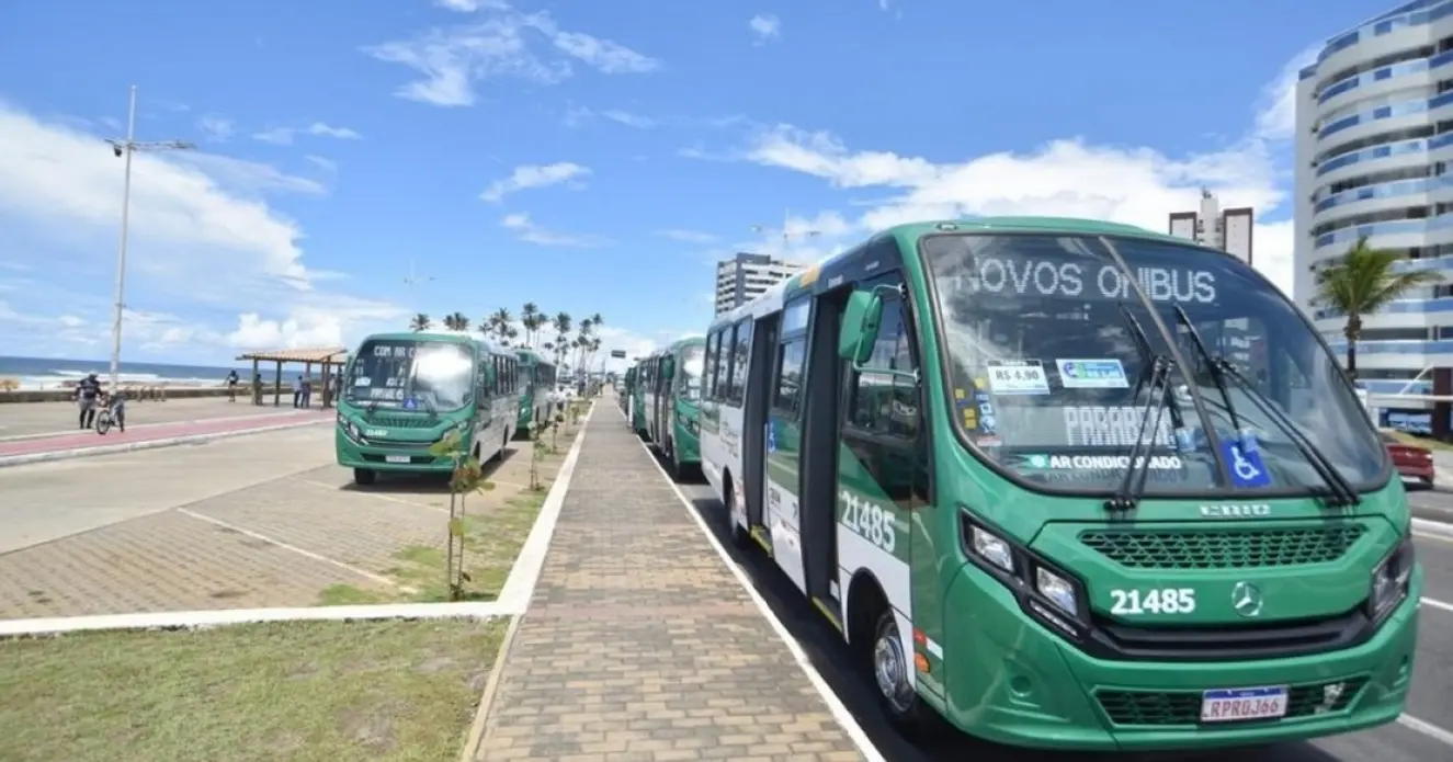 Assalto a ônibus em Salvador: dois homens presos após roubo