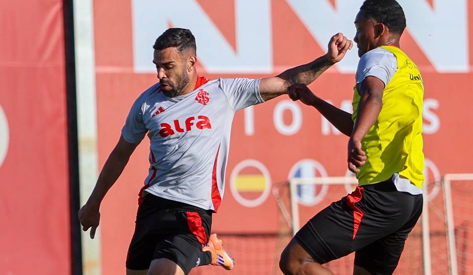 Internacional enfrenta Bahia com desfalques importantes