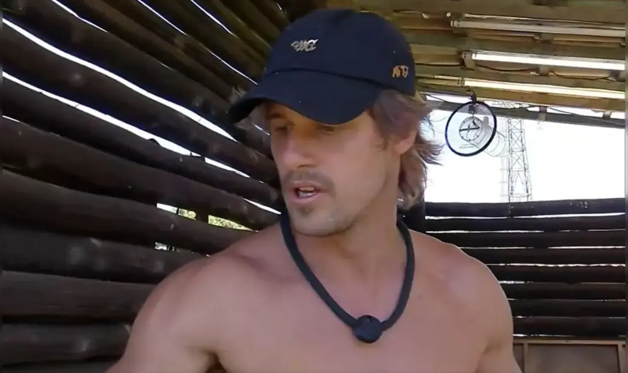 Matheus Martins comemora 5ª roça e vira alvo de ironia em A Fazenda