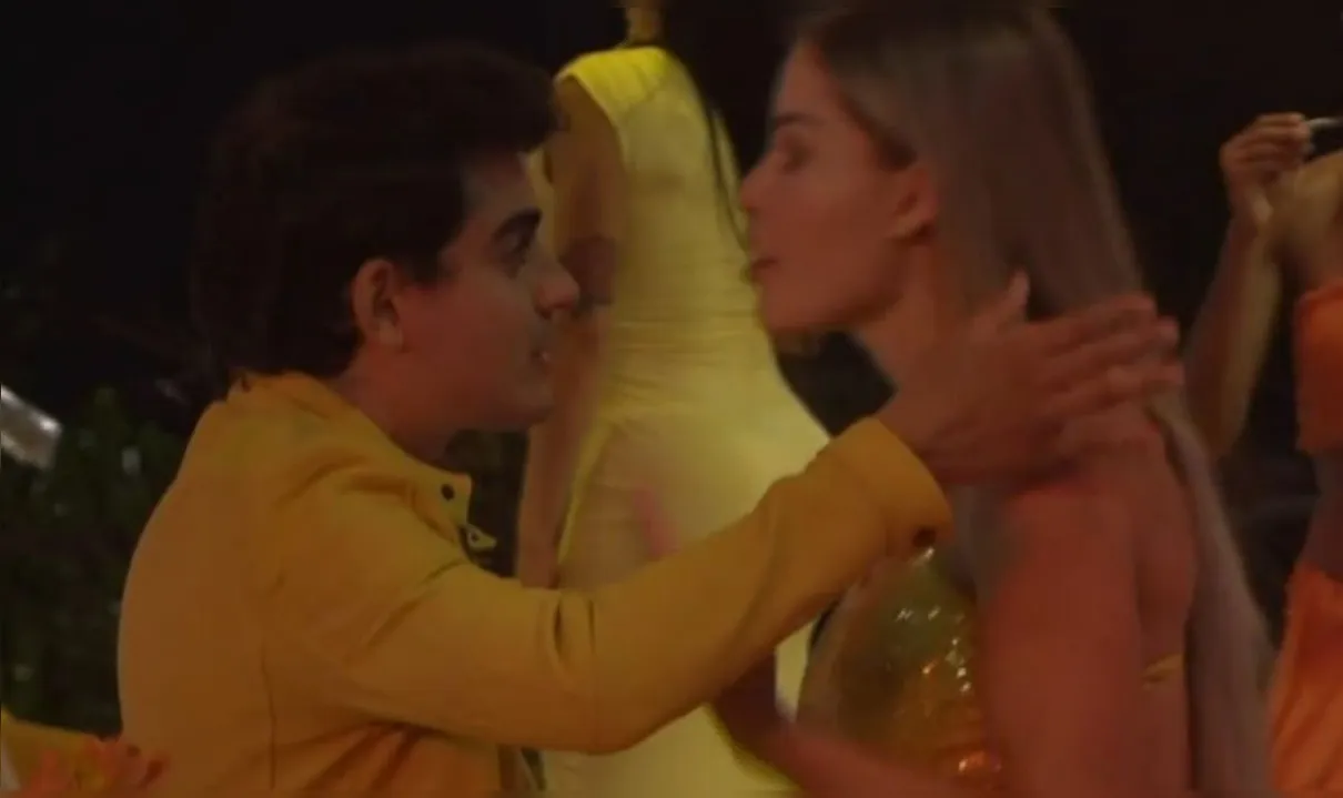 Saory Cardoso alerta Dudu Camargo sobre aliança com Shia Phoenix