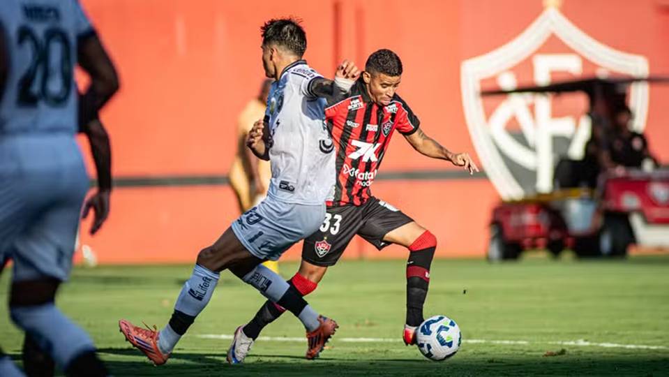 Vitória empata com Botafogo e se aproxima do rebaixamento