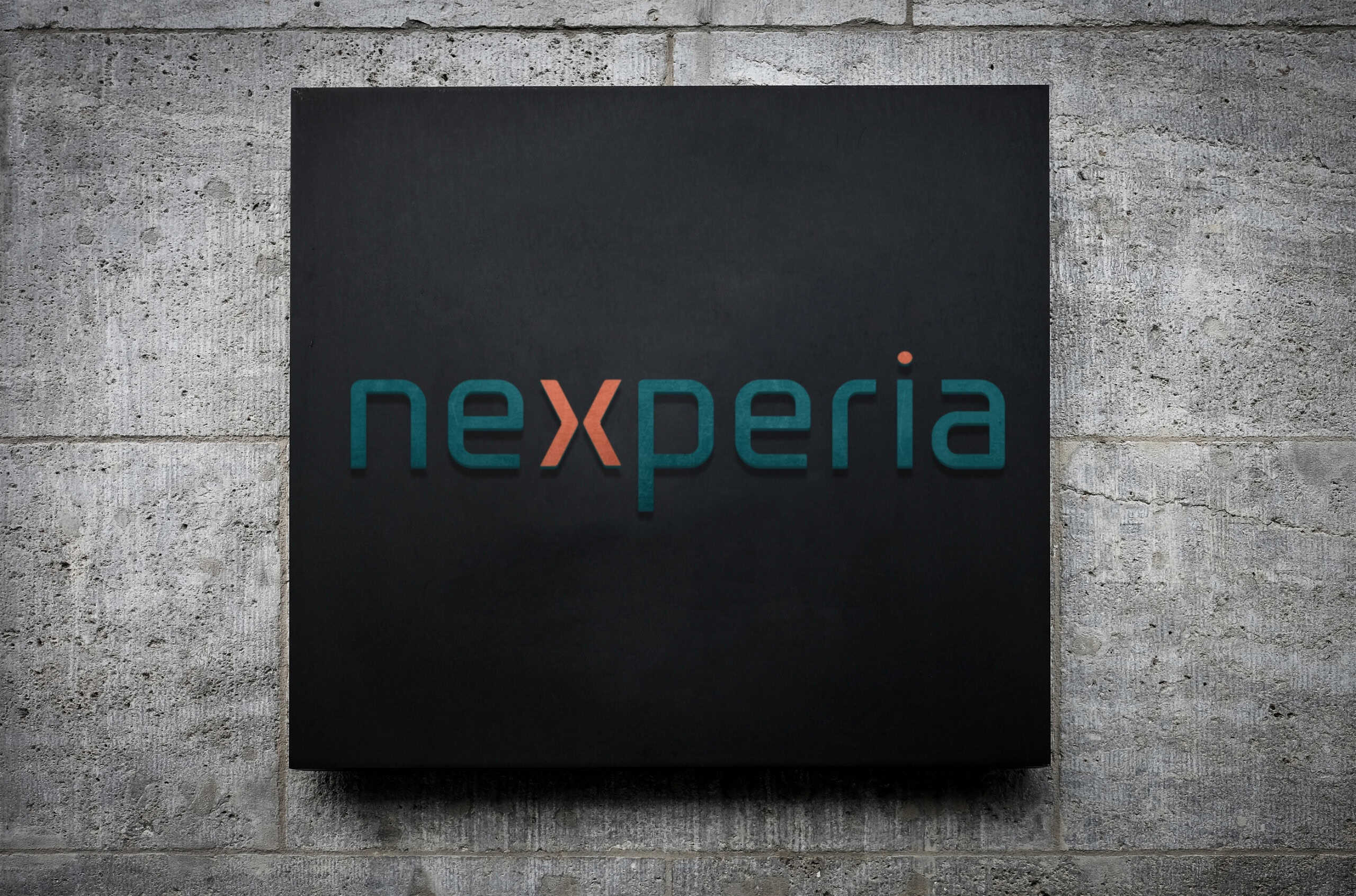 Nexperia mantém produção de chips e busca alternativas na China
