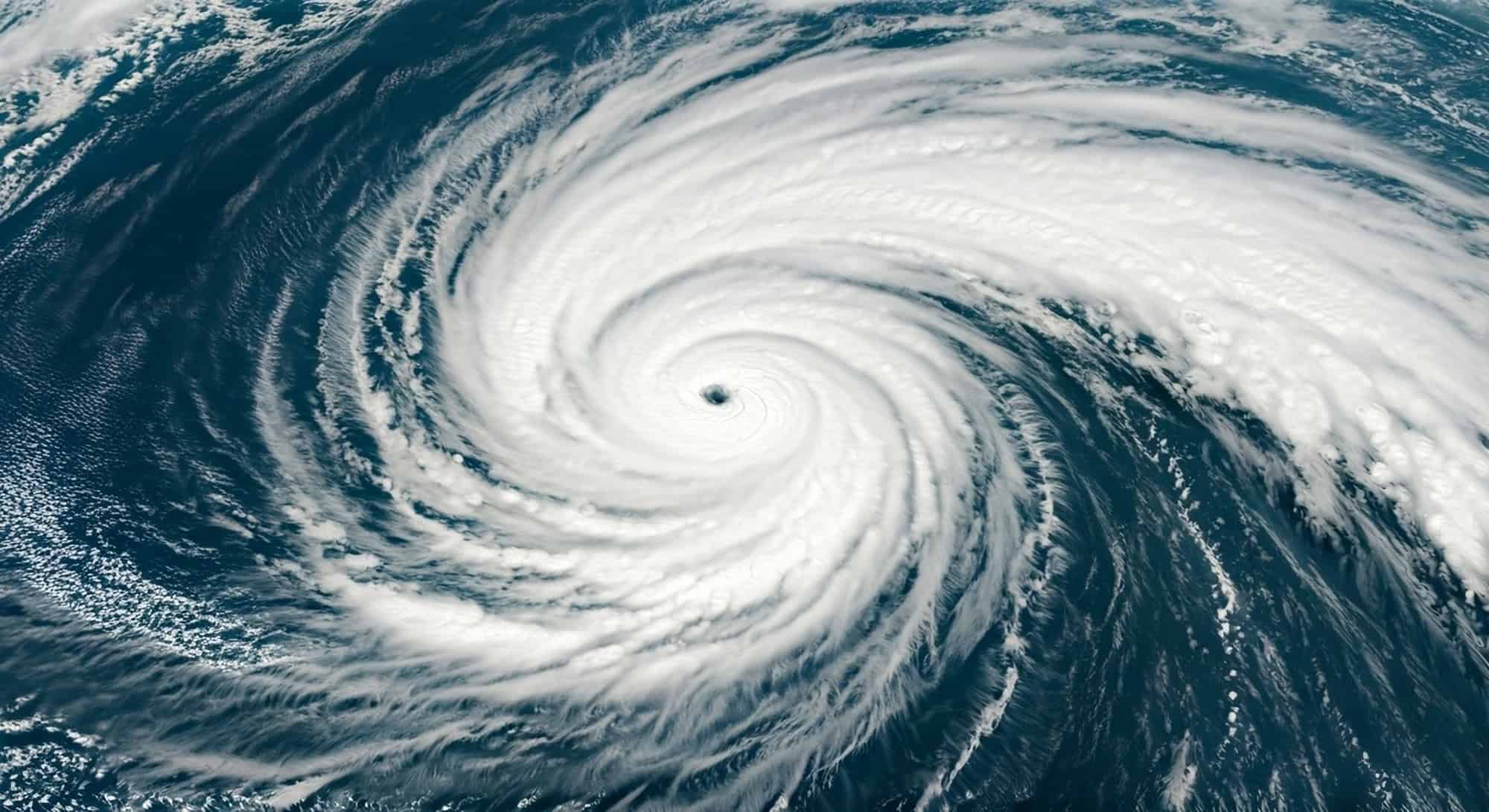 Ciclone extratropical causa mortes no Sul e avança para o Sudeste