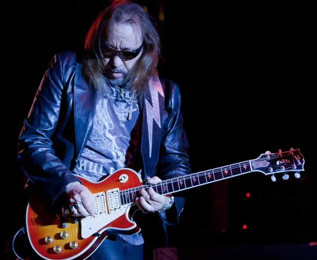 Ace Frehley morre aos 74 anos após queda que causou hemorragia