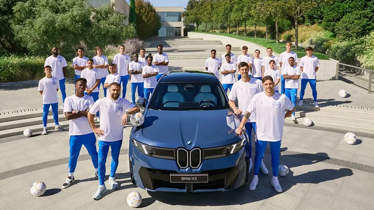 Real Madrid presenteia elenco com carros da BMW; i7 é preferência