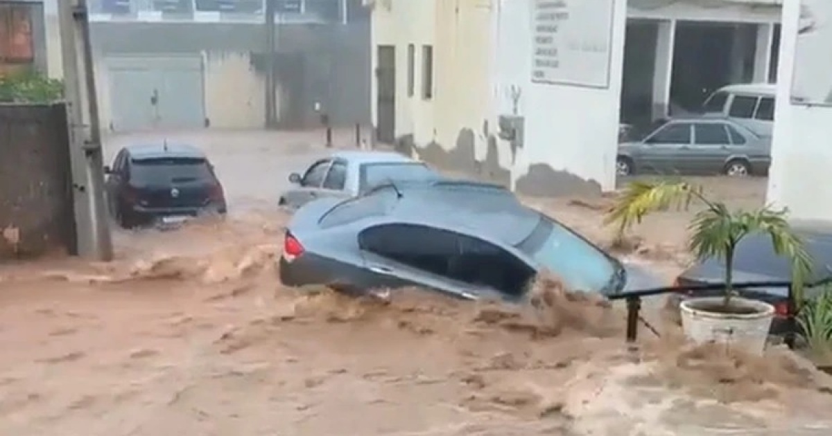 Caetité (BA) declara emergência por fortes chuvas e alagamentos