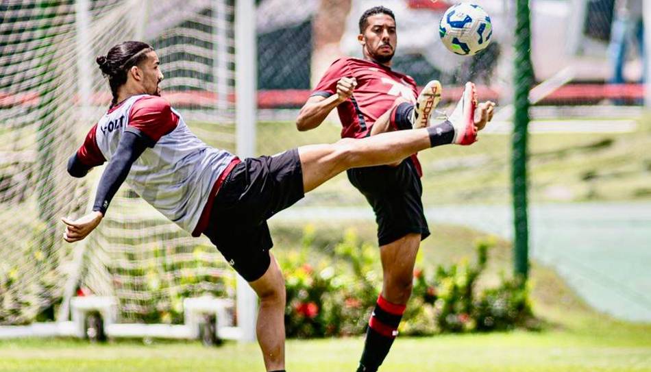 Vitória intensifica treinos para confronto contra o Palmeiras