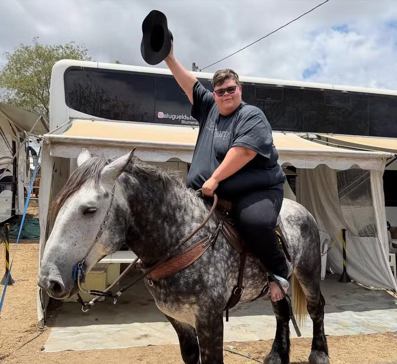 Gordão da XJ andou a cavalo após perder 115 kg