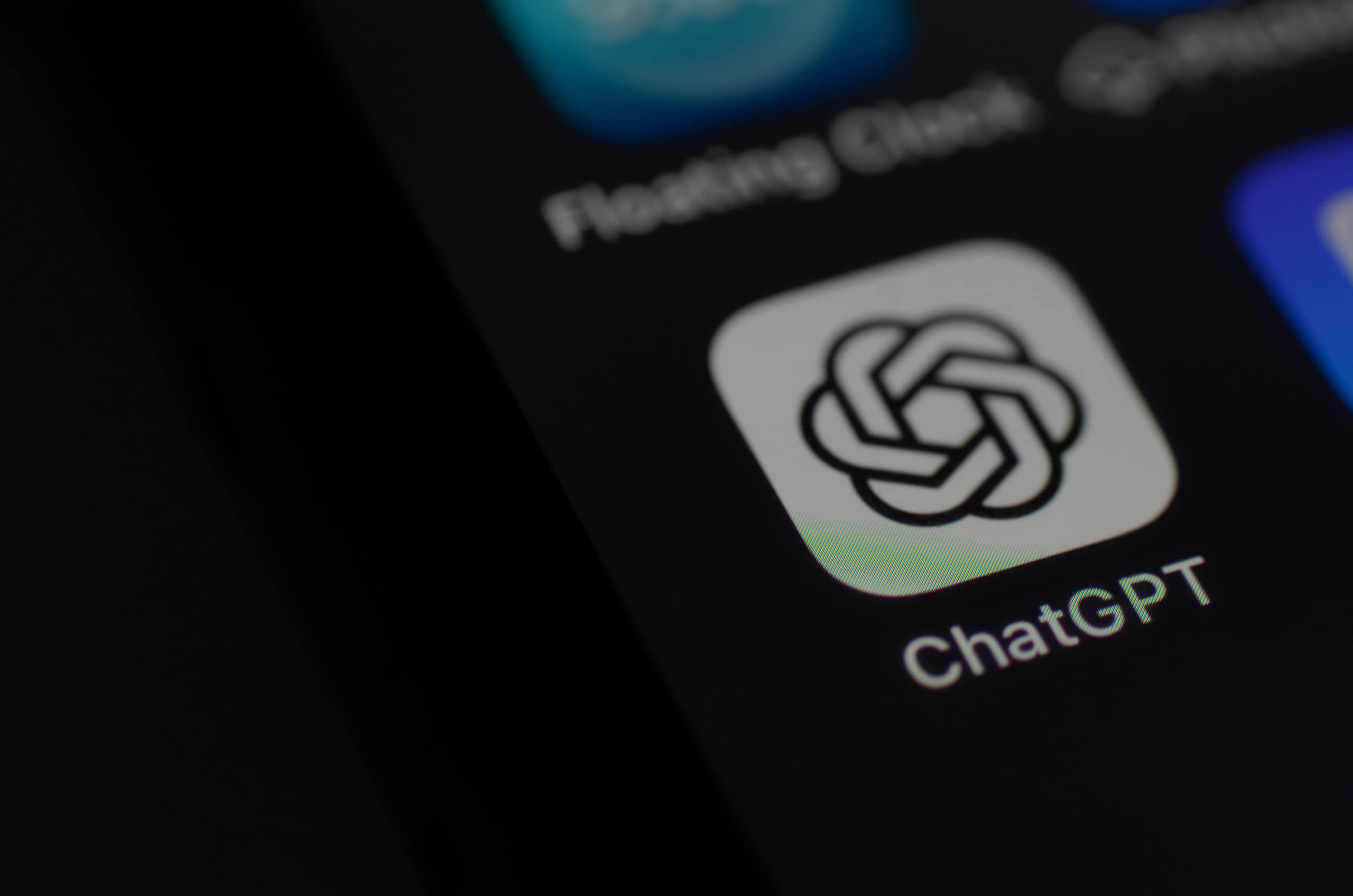 Estudo evidencia riscos emocionais e de privacidade do ChatGPT