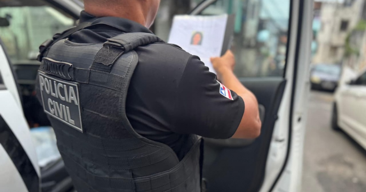 Prisão de homem e apreensão de armamento em Lagoa Real, BA