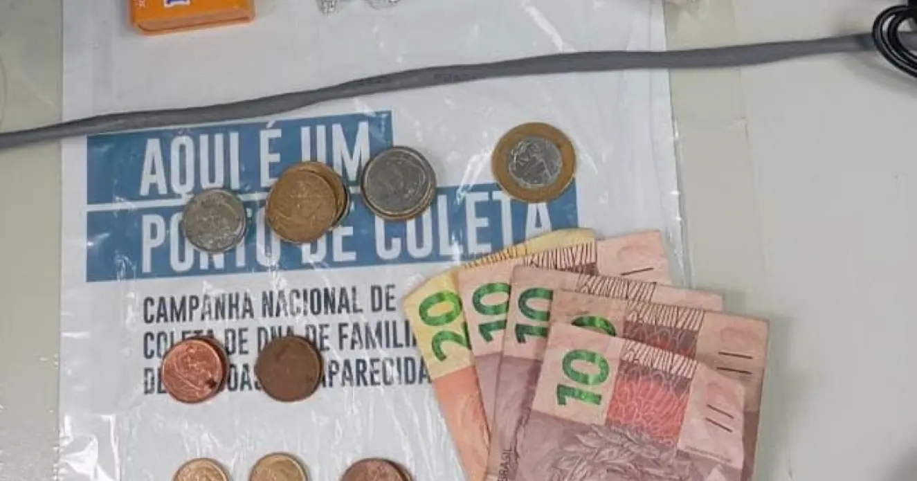 Casal preso por tráfico em Camaçari; 39 porções de crack apreendidas