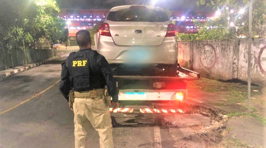 Prf Prende Homem Que Ganharia R$ 200,00 Para Levar Ford/Ka Roubado De Salvador Até Cicero Dantas-Ba