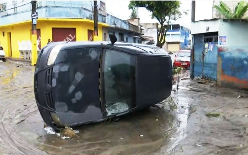Temporal Arrasta Carros E Alaga Casas Em Itabuna; Chuva Causou Estragos Em Outras Cidades Da Bahia