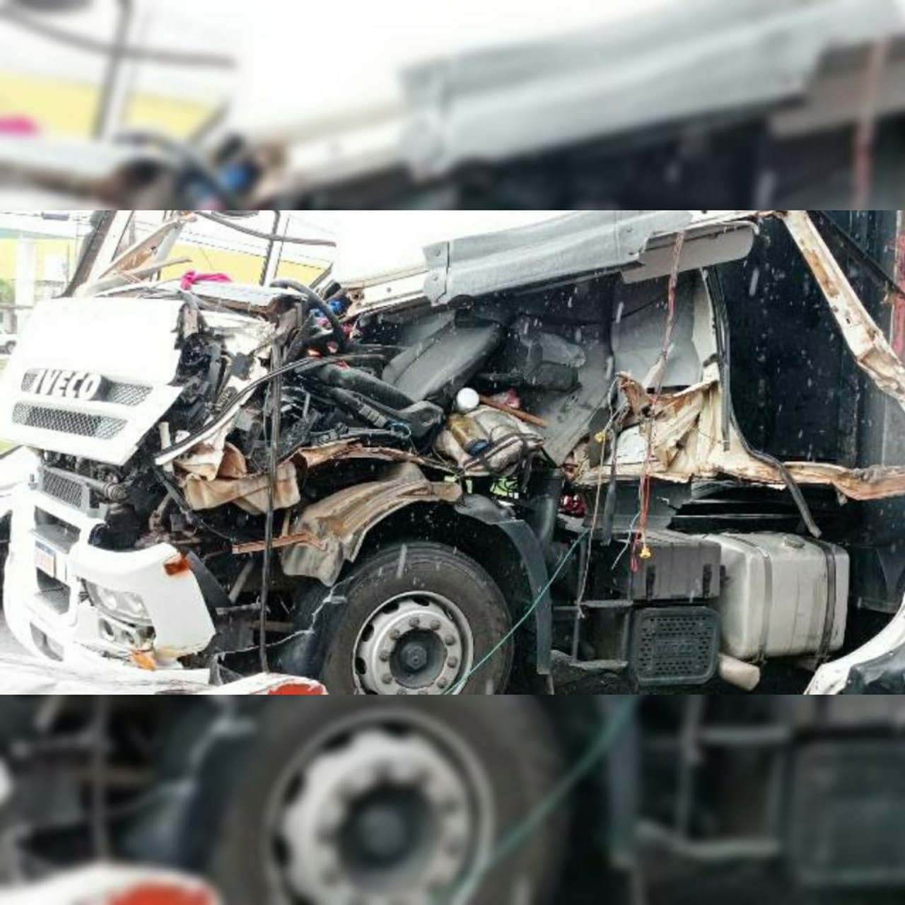 Duas Carretas Colidem Na Br-324 Em Feira De Santana