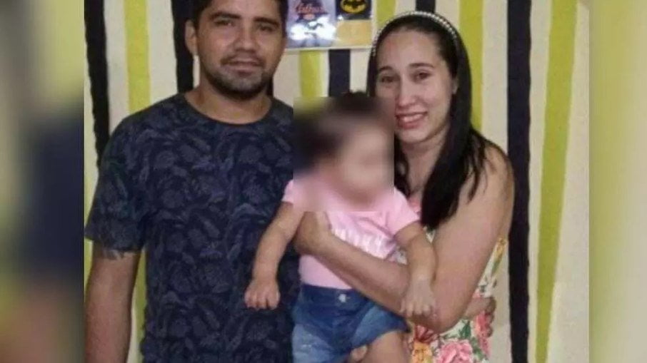 Bebê É Assassinada A Tiros Enquanto Mamava; Pai E Mãe Da Criança Também Morreram