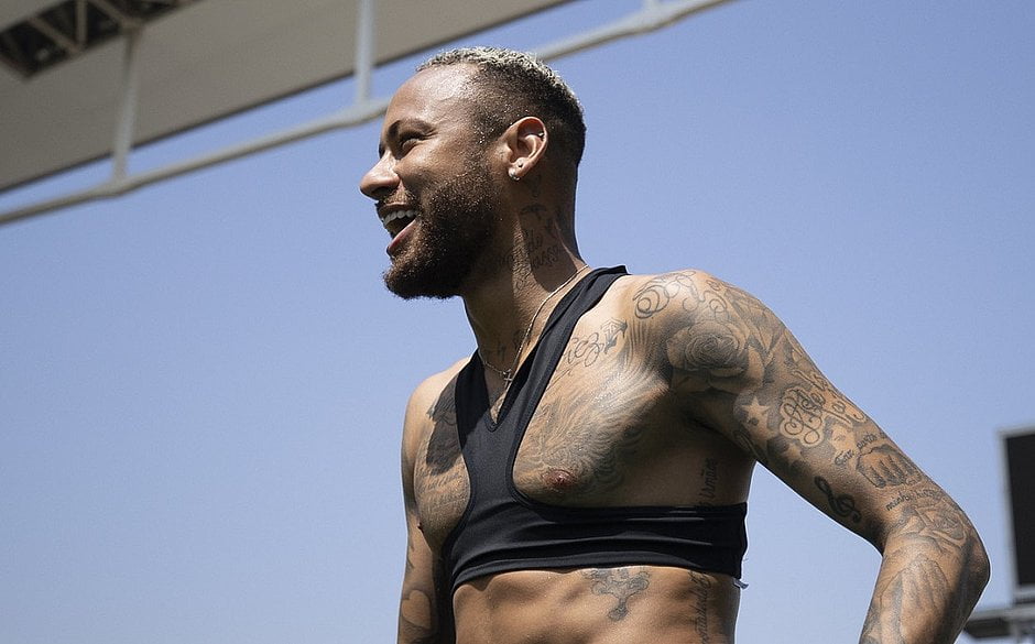 Neymar Mostra Tanquinho Em Foto E Ironiza Críticas Sobre Seu Peso