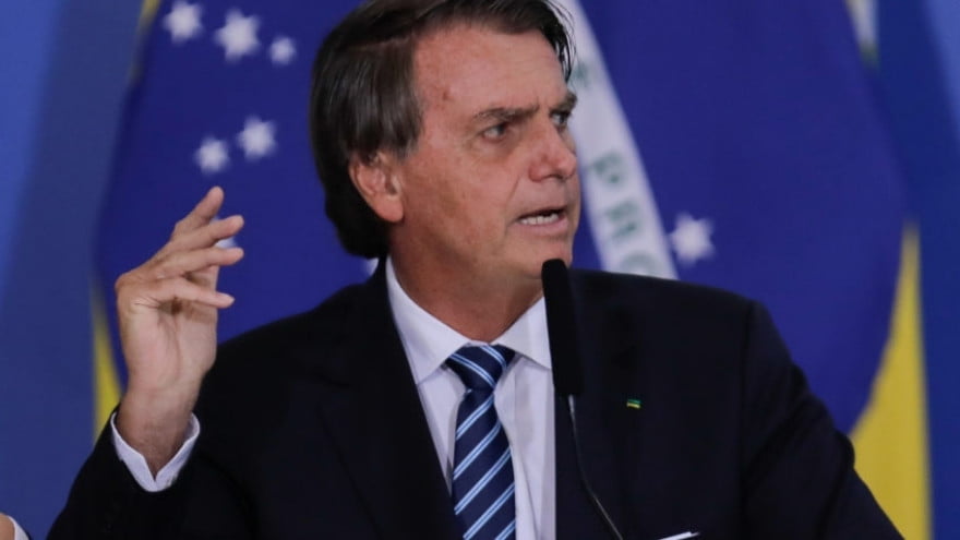 Bolsonaro reage à reportagem da Globo e diz que emissora “culpa diariamente o presidente”