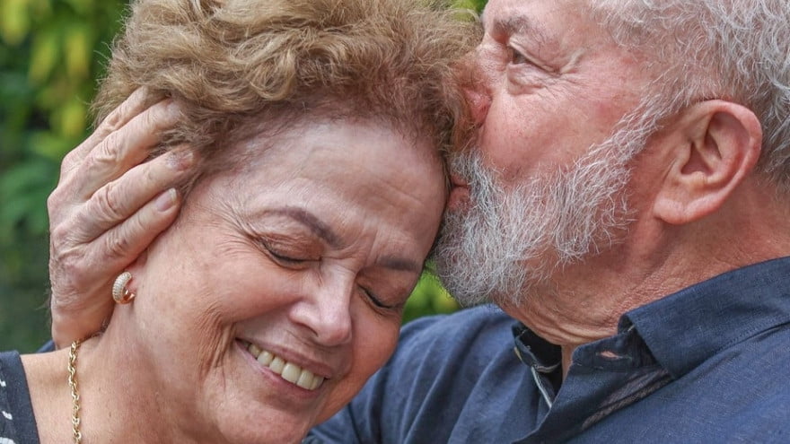 “Querida amiga”: Lula e Dilma se encontram pela primeira vez no ano