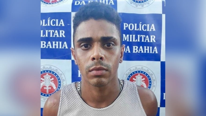 Pm Prende Homem Por Posse Ilegal De Arma De Fogo Em Bar De Paulo Afonso - Ba