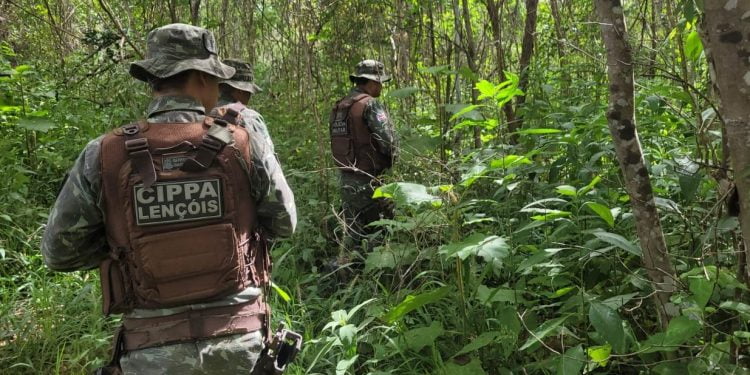 Em Cidade Da Bahia, Policiais Militares Trabalham Com Coletes À Prova De Balas Vencidos Há Três Anos.