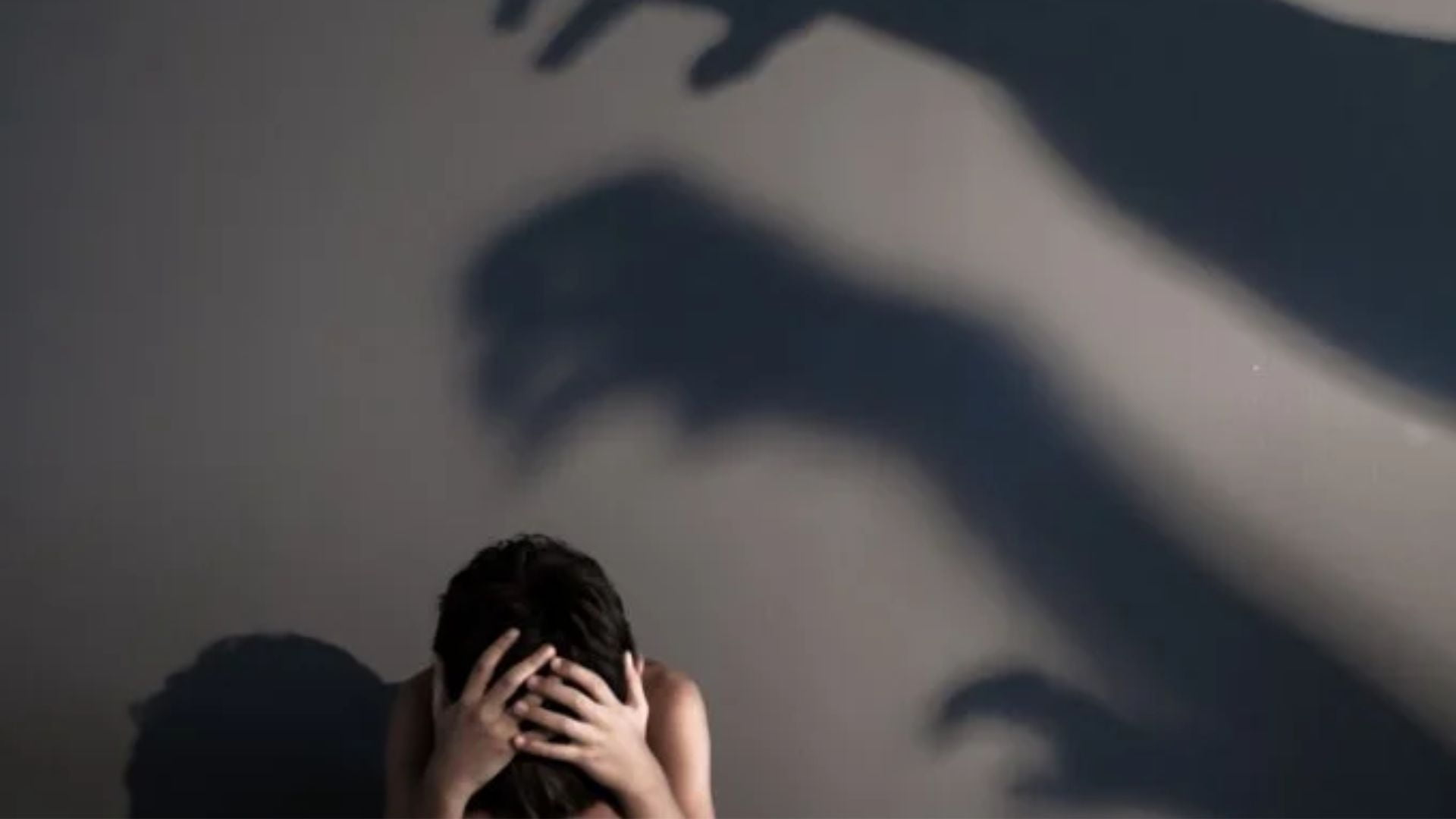 Menino De 12 Anos É Vítima De Estupro Coletivo Em Escola 