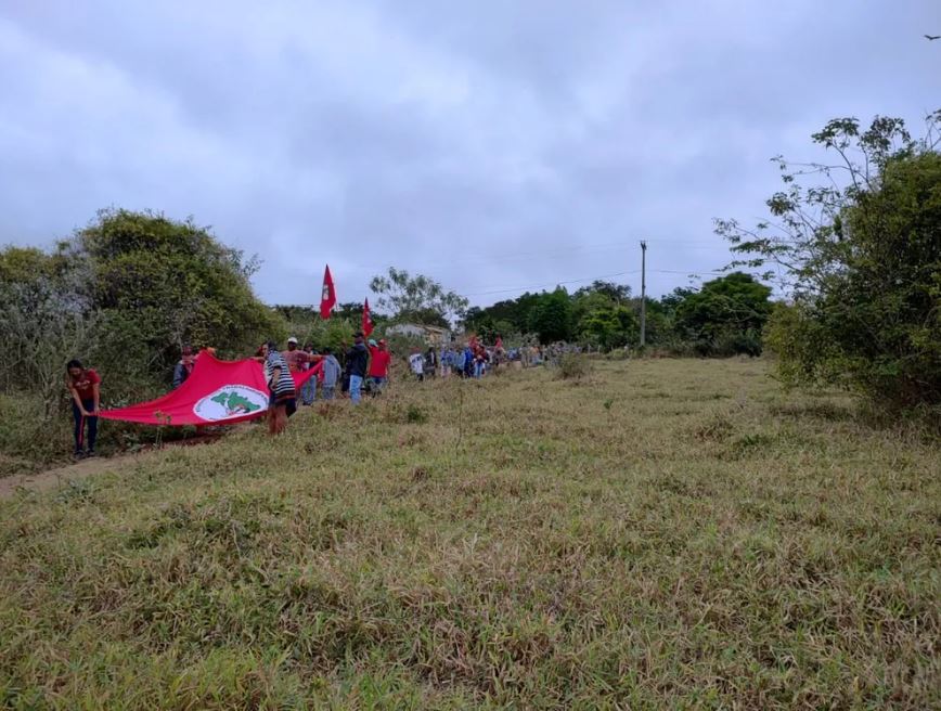 Membros Do Mst Ocupam Duas Fazendas No Sudoeste Da Bahia