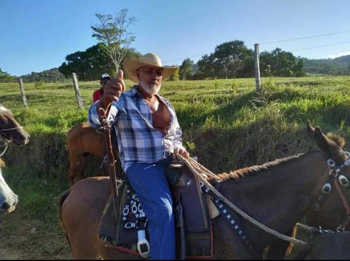 Vaqueiro Morre Atropelado Por Carreta Na Bahia