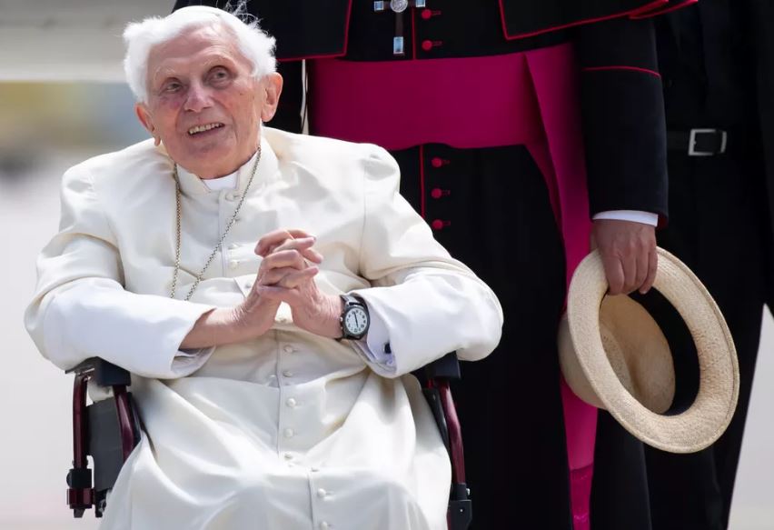 Papa Emérito Bento Xvi Tem Piora Súbita De Saúde