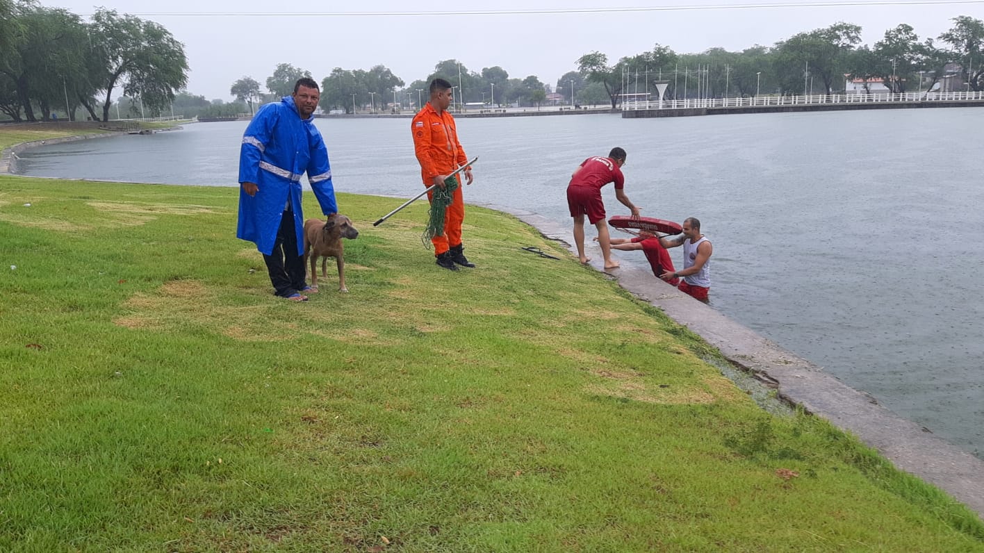 Paulo Afonso: Bombeiros Salvam Cão Que Se Afogava No Parque Balneário