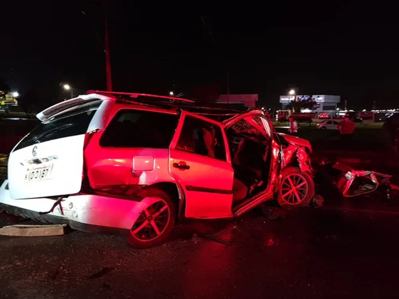 Colisão Entre Carro De Passeio E Caminhão