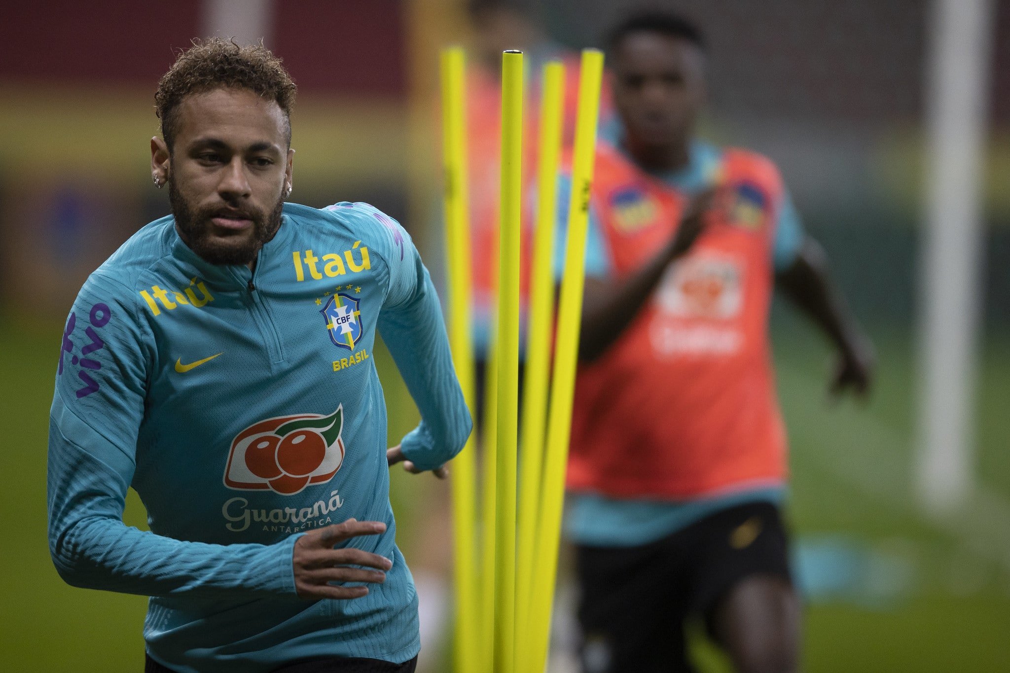 Neymar Treina E Avança Na Recuperação De Lesão Durante A Copa