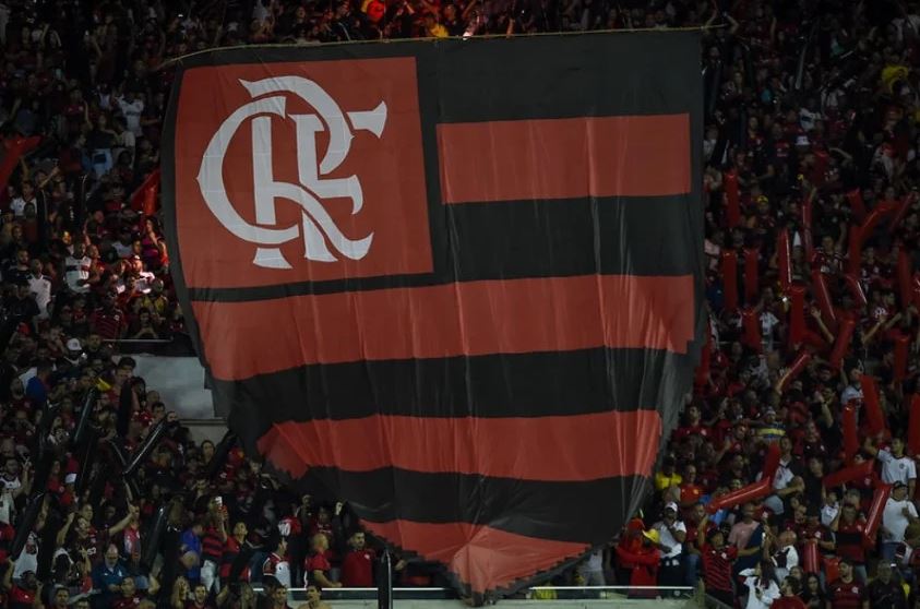 Flamengo Canta “Pelé É Maconheiro” Durante Minuto De Silêncio