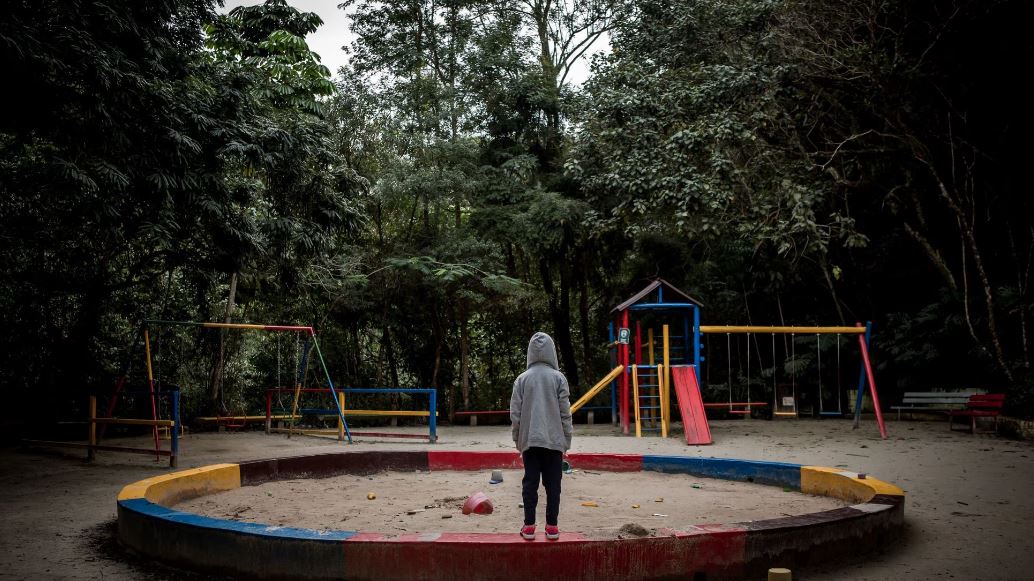 Mulher É Abusada Sexualmente Por Assaltante Na Frente Do Filho, Em Parque Do Df