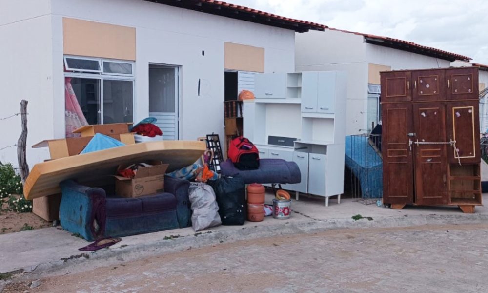 Sete Dias Após Desocupação, Homem É Preso Ao Furtar Porta De Condomínio De Paulo Afonso
