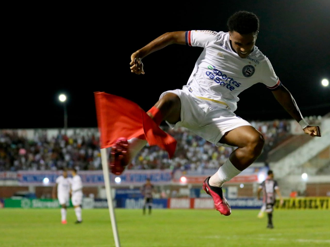 Kayky E Jacaré Marcam, E Bahia Conquista Primeira Vitória Na Copa Do Nordeste