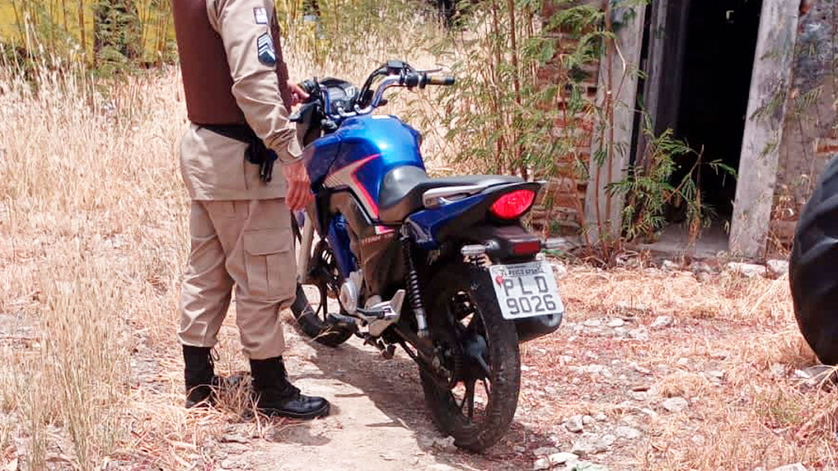 Polícia Militar Recupera Moto Furtada Em Paulo Afonso