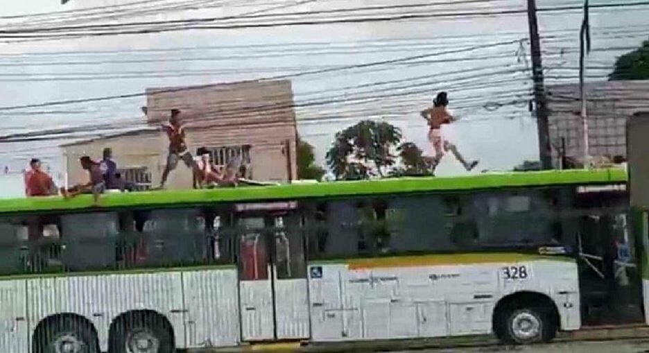 Jovem Morre Em Recife Ao Praticar 'Surf' Em Ônibus