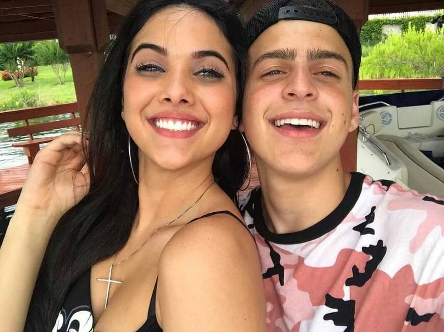 Jon Vlogs Fala Sobre A Noite Em Que Emily Garcia Jantou Com Ex-Ficante Às Escondidas E Implora Aos Seguidores Que Parem De Falar Sobre O Assunto