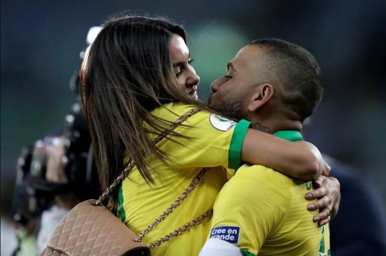 Daniel Alves Negocia Acordo Com Ex-Mulher Para Tentar Sair Da Prisão