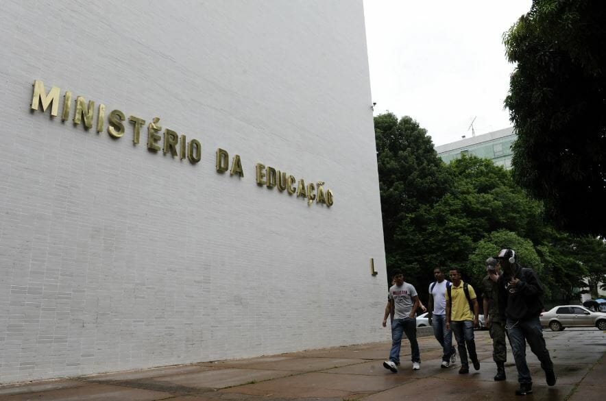 Governo Lula Anuncia Suspensão Do Novo Ensino Médio E Mudanças No Enem: Entenda As Razões