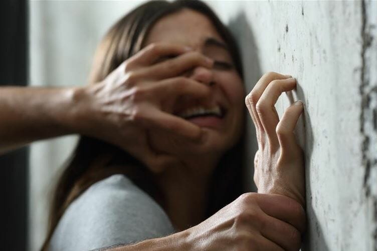 Violência Doméstica Em Araci: Homem Agride Companheira Por Negar Relação Sexual Na Frente Da Filha